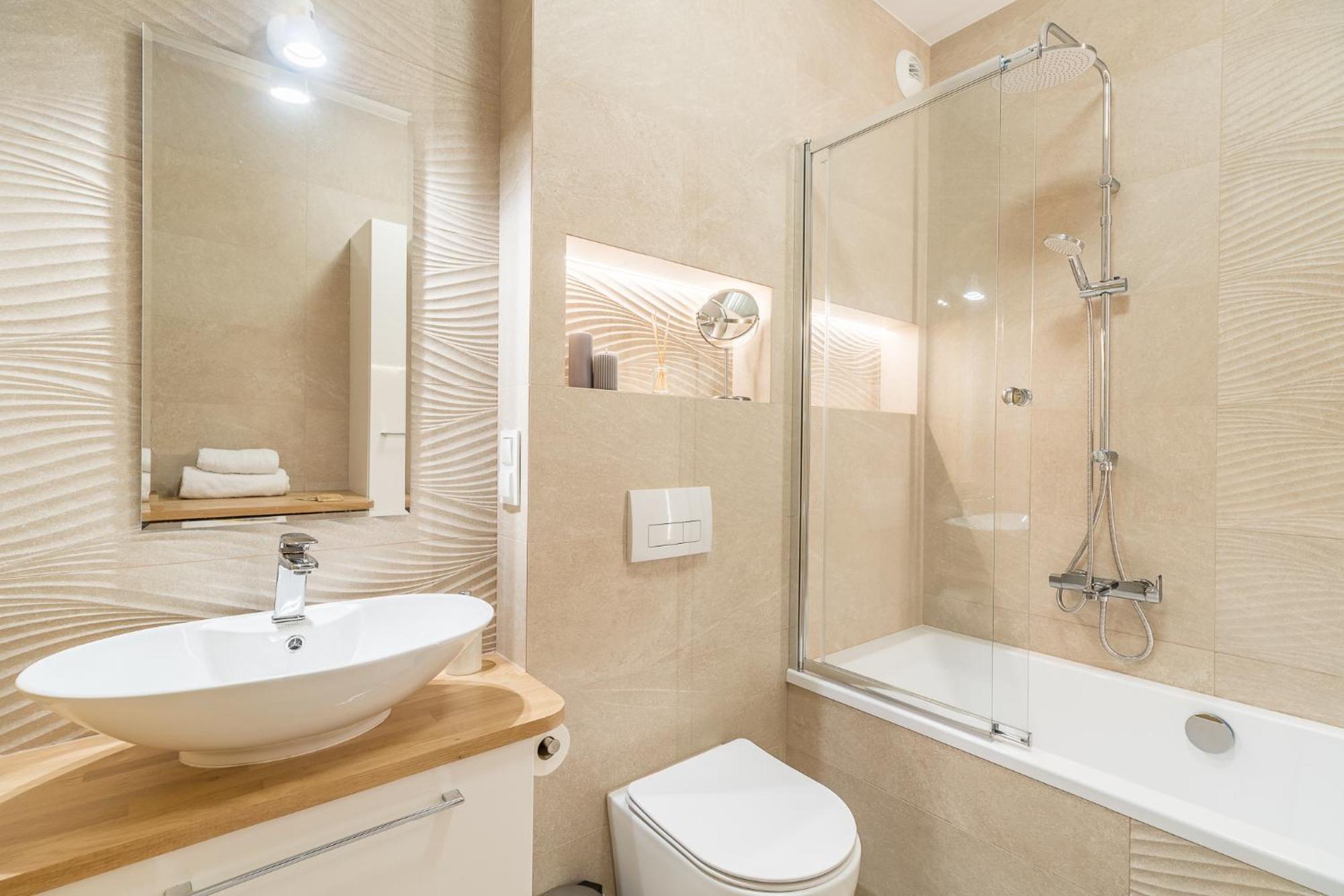 Old Town - Bus&tram Stops Nearby, Balcony - By Rentujemy Apartment Krakow